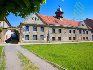 Prodej vícegeneračního domu, Smečno, nám. T. G. Masaryka, 779 m2