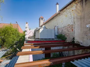 Prodej vícegeneračního domu, Smečno, nám. T. G. Masaryka, 779 m2