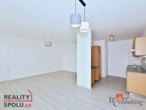 Pronájem bytu 3+1, Praha - Libeň, Přádova, 79 m2