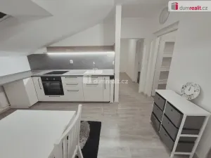 Prodej bytu 2+1, Hoštka - Kochovice, Lužická, 57 m2