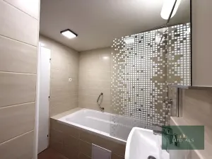 Prodej bytu 2+kk, Praha - Troja, Hnězdenská, 40 m2