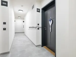 Prodej bytu 2+kk, Praha, Návarovská, 61 m2