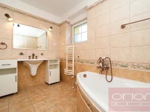 Pronájem rodinného domu, Praha - Řeporyje, Draženovská, 250 m2