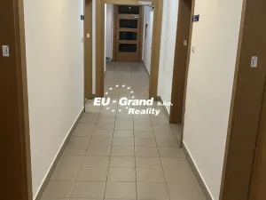 Pronájem atypického bytu, Varnsdorf, 5. května, 151 m2