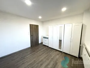 Pronájem bytu 4+1, Velešín, Nad Cihelnou, 78 m2