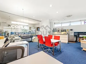 Prodej kanceláře, Praha - Záběhlice, Jetelová, 234 m2