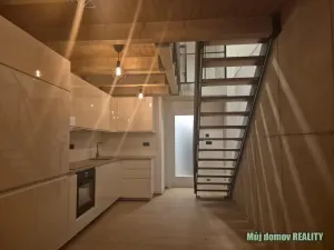 Pronájem bytu 3+kk, Praha - Vysočany, Kolbenova, 66 m2