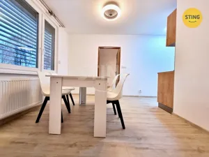 Pronájem bytu 2+1, Chvaletice, U Kulturního domu, 60 m2