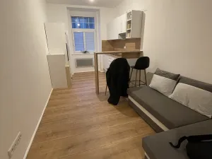 Pronájem bytu 2+kk, Praha - Libeň, Na rozcestí, 38 m2