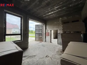 Pronájem výrobních prostor, Věžky, 2322 m2