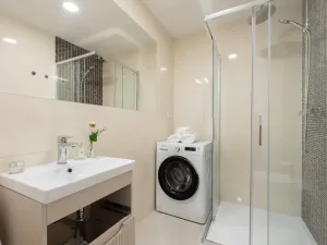 Prodej bytu 1+kk, Praha, Korunní, 24 m2