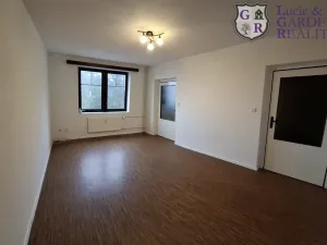 Pronájem bytu 1+1, Vysoký Chlumec, 33 m2