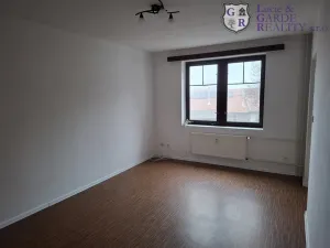 Pronájem bytu 1+1, Vysoký Chlumec, 33 m2