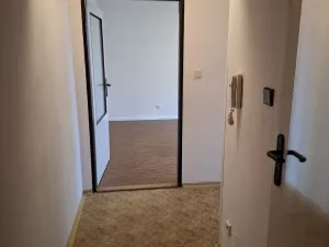 Pronájem bytu 1+1, Vysoký Chlumec, 33 m2