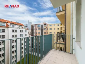 Pronájem bytu 3+1, Praha - Holešovice, Umělecká, 93 m2