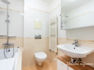 Pronájem bytu 2+kk, Praha - Libeň, Podvinný mlýn, 52 m2