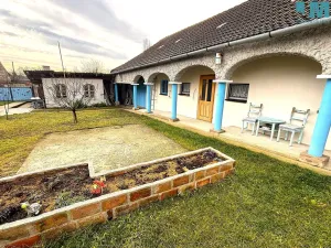 Prodej rodinného domu, Hevlín, 250 m2