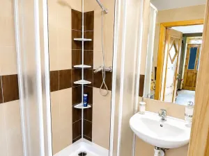 Prodej rodinného domu, Hevlín, 250 m2