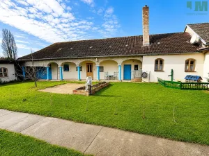 Prodej rodinného domu, Hevlín, 250 m2