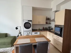Pronájem bytu 2+kk, Praha - Karlín, Urxova, 49 m2