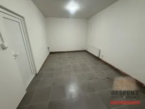 Pronájem skladu, Kladno, 330 m2