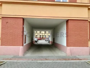Pronájem bytu 2+kk, Pardubice, Železničního pluku, 51 m2