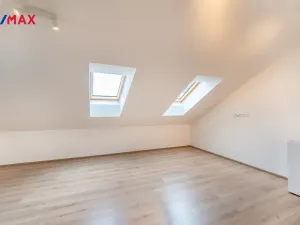 Pronájem bytu 1+kk, Roztoky, Lidická, 33 m2