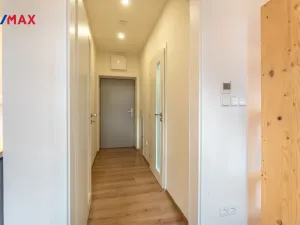 Pronájem bytu 1+kk, Roztoky, Lidická, 33 m2