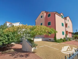 Prodej vícegeneračního domu, Vodice, Chorvatsko, 1230 m2