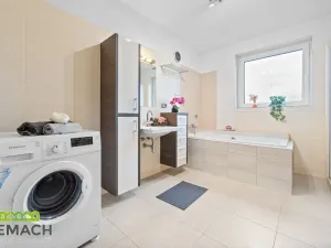 Prodej rodinného domu, Ostrožská Nová Ves, V uličce, 244 m2