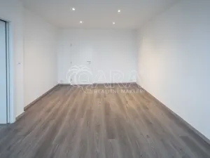 Pronájem bytu 3+1, Neratovice, 28. října, 70 m2