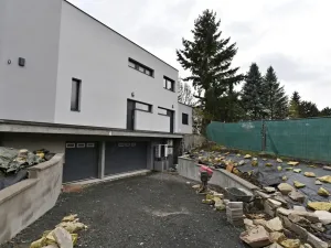 Pronájem bytu 3+kk, Praha - Petrovice, Dieselova, 80 m2