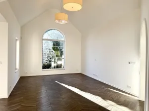 Pronájem rodinného domu, Jesenice - Zdiměřice, Skřivanová, 345 m2