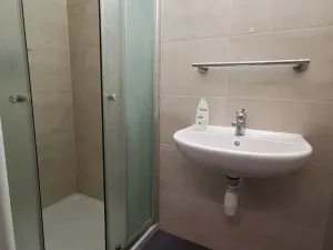 Pronájem obchodního prostoru, Hradec Králové, Vlčkovická, 700 m2