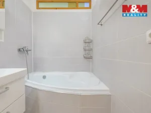 Prodej bytu 3+1, Karlovy Vary - Stará Role, Dvořákova, 83 m2