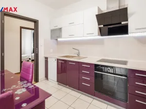 Pronájem bytu 3+1, Karlovy Vary - Doubí, Spálená, 83 m2