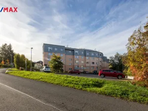 Pronájem bytu 3+1, Karlovy Vary - Doubí, Spálená, 83 m2