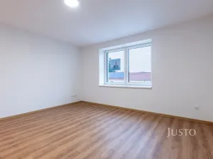 Pronájem bytu 2+kk, Staré Město, Hradišťská, 55 m2