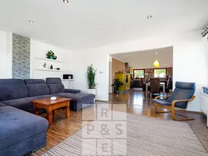 Prodej vícegeneračního domu, Praha - Štěrboholy, Pod areálem, 333 m2