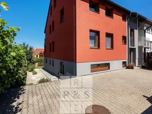 Prodej vícegeneračního domu, Praha - Štěrboholy, Pod areálem, 333 m2