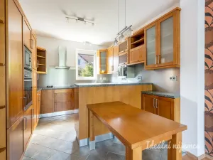 Pronájem bytu 4+kk, Praha - Satalice, Kemrova, 141 m2