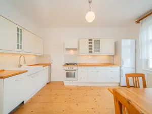 Pronájem vily, Praha - Modřany, Nečova, 200 m2