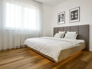Pronájem bytu 2+kk, Praha - Horní Měcholupy, Milánská, 59 m2
