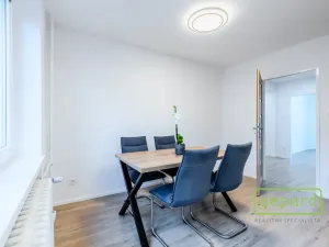 Prodej bytu 3+1, Praha, Hrusická, 73 m2