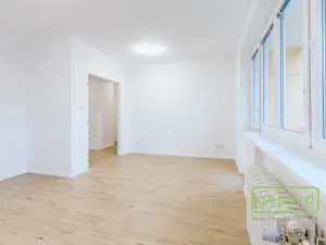 Prodej bytu 3+1, Praha, Hrusická, 73 m2