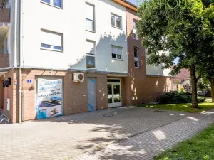 Prodej bytu 3+1, Praha - Suchdol, Brandejsovo náměstí, 116 m2