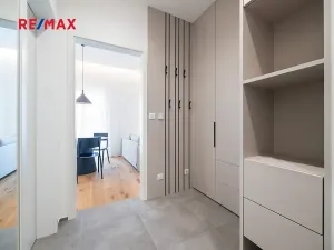 Pronájem bytu 2+kk, Praha - Vinohrady, Slezská, 43 m2