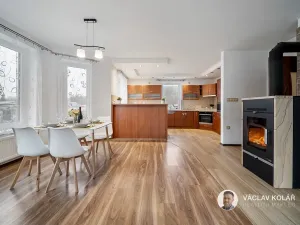 Prodej rodinného domu, Pecka, 176 m2