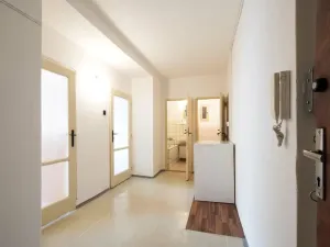 Pronájem bytu 2+1, Praha - Vršovice, Karpatská, 71 m2