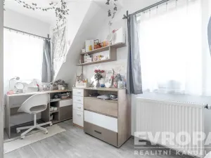 Prodej rodinného domu, Zeleneč, Bezručova, 213 m2